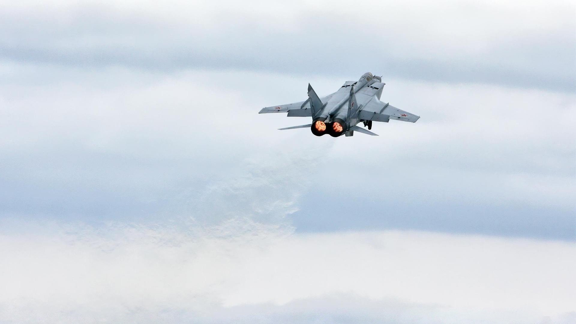 JIU YOU GAME-巴萨客场凯旋，球员高位输出还原总冠军气势，巴萨史诗级逆转